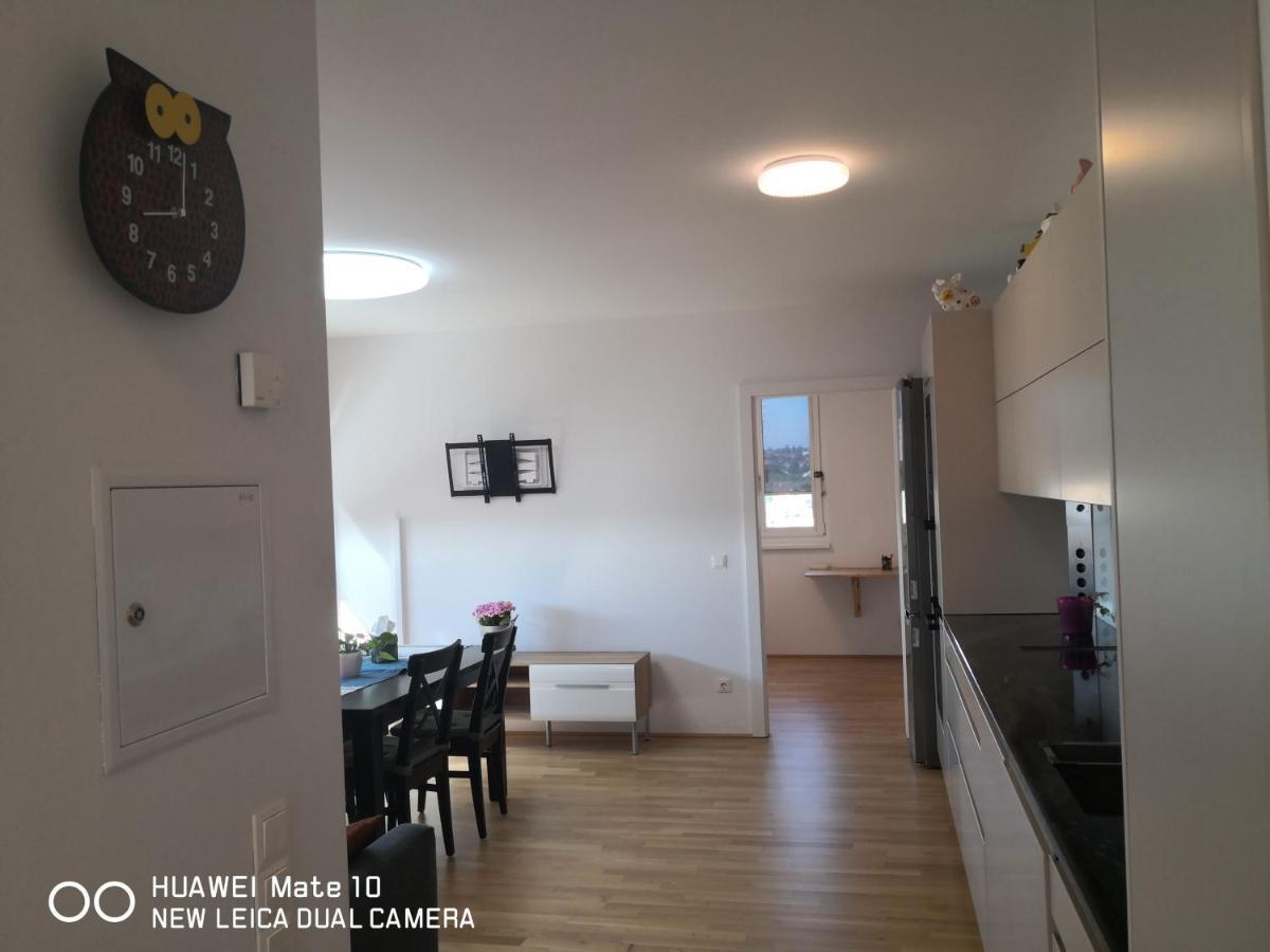 Modern Apartment Bei U Bahn Simmering Viena Exterior foto