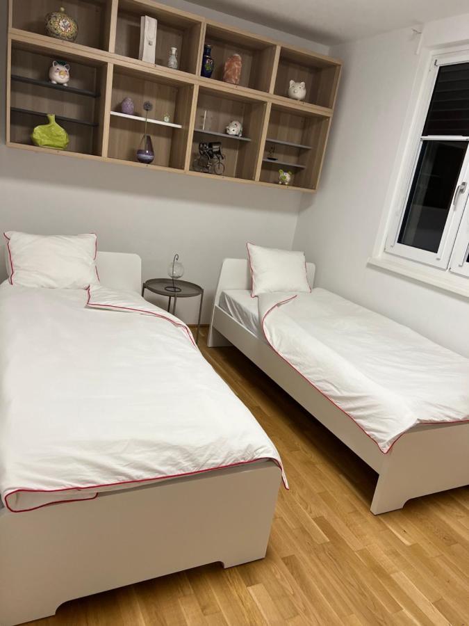 Modern Apartment Bei U Bahn Simmering Viena Exterior foto