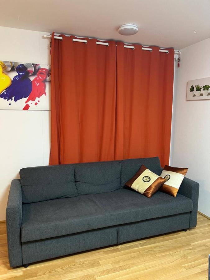 Modern Apartment Bei U Bahn Simmering Viena Exterior foto